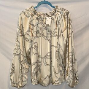 H&M NWT Cream and Black Abstract Line Print Balloon
Sleeve Blouse with Tie-Back